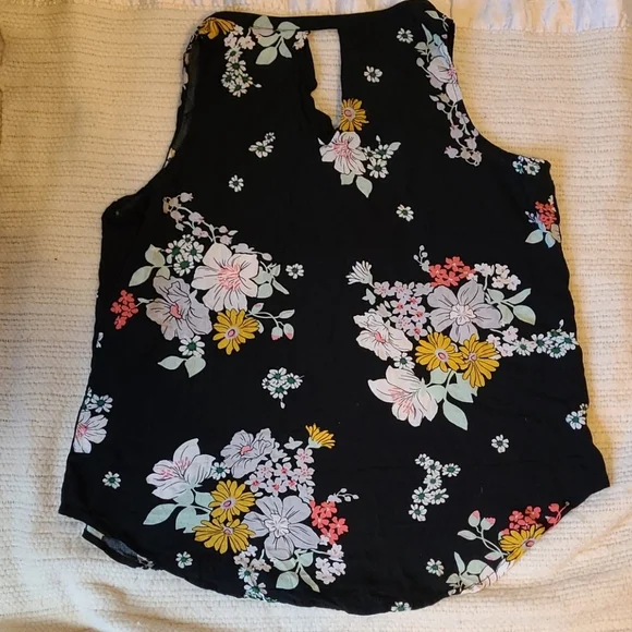 B44:"OLD NAVY",L- WOMENS FLOWERED BLOUSE - Picture 3 of 3